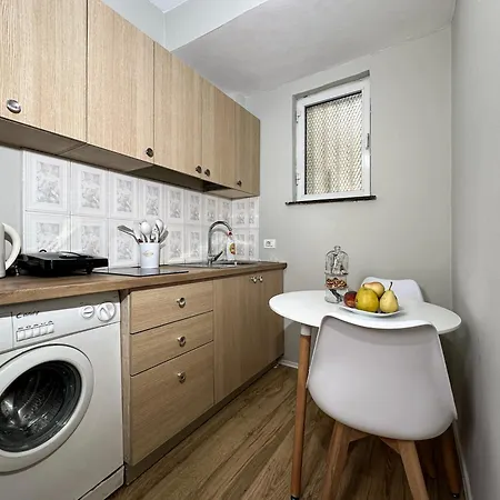 Select 3 Apartman Tirana